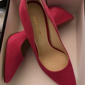 “Tatiana” pointy toe pump